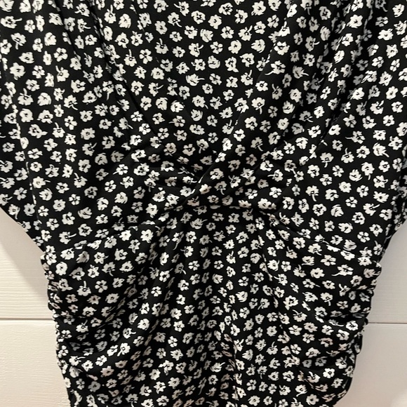 COCO & TASHI – Black floral blouse, size S/P - Picture 3 of 9